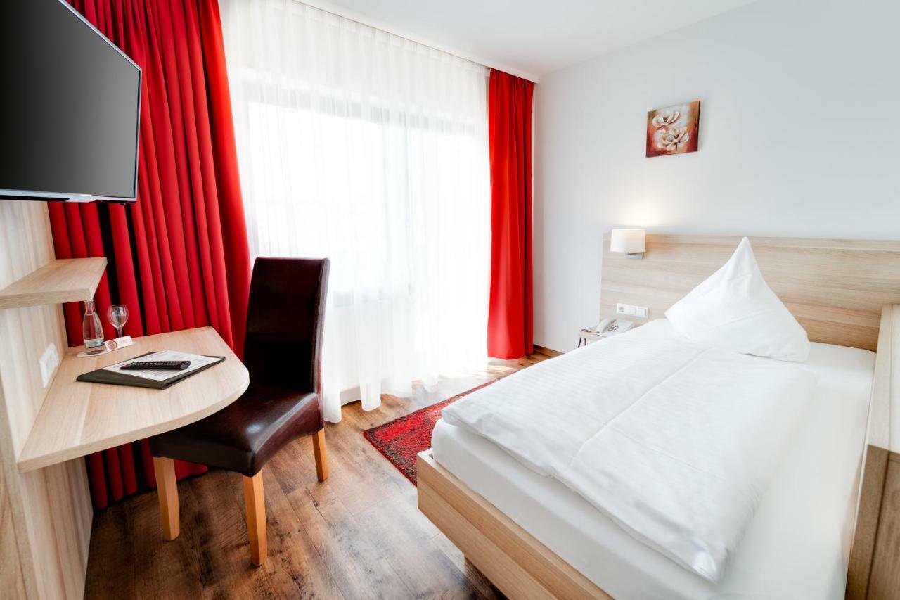 Hotel Waldparkstube Bad Schonborn Exterior photo